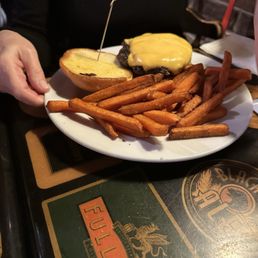 Classic Cheeseburger