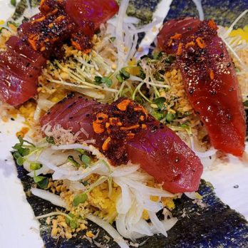 Sushi Murayama - Spicy ahi "hand roll" (diy style and a bit messy but delish) - Sushi Bars Near Me - Honolulu, Hawaii Sushi Murayama - Spicy ahi "hand roll" (diy style and a bit messy but delish) - Sushi Bars Near Me - Honolulu, Hawaii