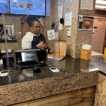 Henry's Soul Cafe - Very nice staff - Southern Near Me - Oxon Hill, Maryland