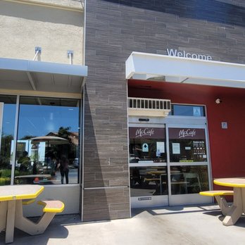 McDonald's - the front of the restaurant - Fast Food Near Me - Highland, California