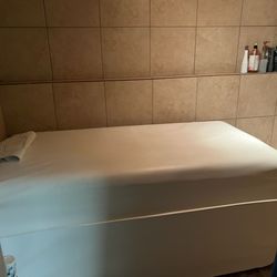 One Spa - Here's another one of their comfy massage tables.