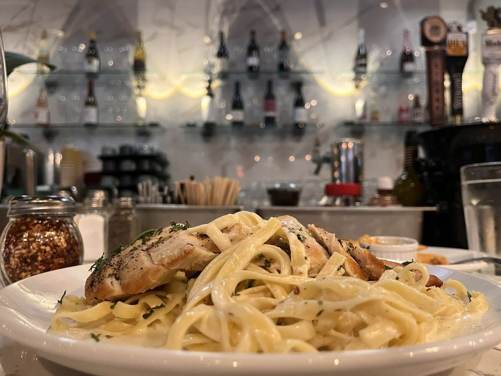 Magnin Street Cafe & Bistro 