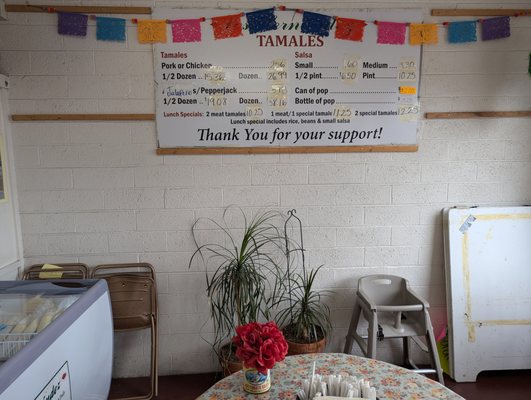 Los Hernández Tamales by null