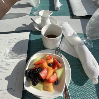 OCEAN2000 - Fresh Fruit - New American Near Me - Fort Lauderdale, Florida