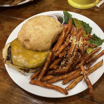 Broken Oar Restaurant - Burger and sweet potato fries - American Near Me - Moab, Utah