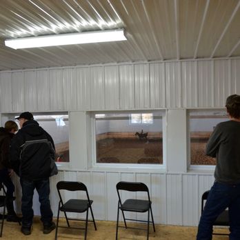 Paints-Plus Equine Center - upstairs heated viewing area with microwave, keurig and pop, bars and chips vending machines - Horseback Riding Near Me - Sherwood Park, Alberta Paints-Plus Equine Center - upstairs heated viewing area with microwave, keurig and pop, bars and chips vending machines - Horseback Riding Near Me - Sherwood Park, Alberta