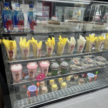 La Nina Michoacana Pop - Paletas, Macaroons, shakes, Aquas, Snacks - Ice Cream & Frozen Yogurt Near Me - Norcross, Georgia La Nina Michoacana Pop - Paletas, Macaroons, shakes, Aquas, Snacks - Ice Cream & Frozen Yogurt Near Me - Norcross, Georgia