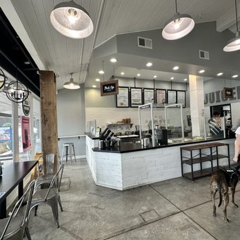 Clean Juice - Interior - Juice Bars & Smoothies Near Me - Campbell, California