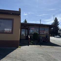Chuck Wagon Drive-In - Entrance