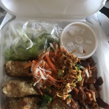 Com Tam Thuan Kieu - #69- Bun thit nuong cha gio (Pork + Eggroll Vermicelli) - Vietnamese Near Me - Tucson, Arizona