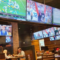 Walk-On's Sports Bistreaux - West Monroe Restaurant - Inside