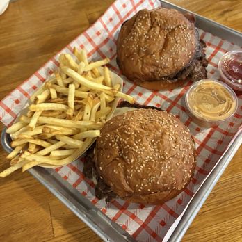 La Hamburguesa - Food Trucks Near Me - Phoenix, Arizona