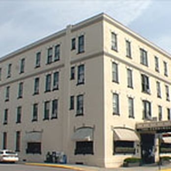 Mary Wells Dining Room - Penn Wells Hotel - Restaurant inside - Diners Near Me - Wellsboro, Pennsylvania