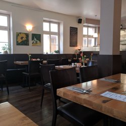 Goldener Hirsch - Gastraum vor dem Ansturm