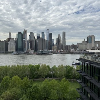 Harriet's Rooftop - View from the pool area. - Lounges Near Me - Brooklyn, New York