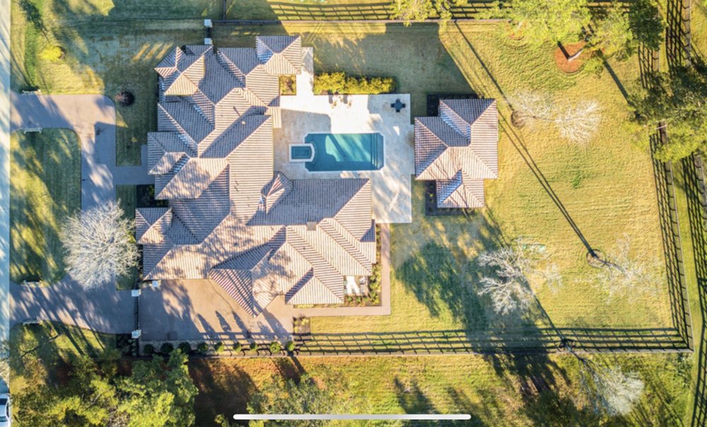 Slide of Stone Gate Roofing
