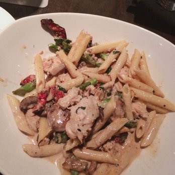 Yard House - New American Near Me - Rancho Mirage, California