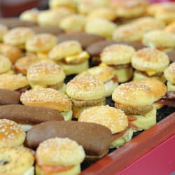 Roman Traiteur - Autour de NYC: mini burgers et mini bagels