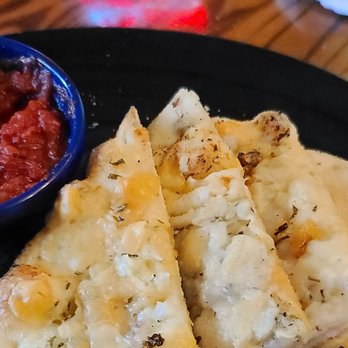 Blue Highway Pizza - Garlic Chesse Bread - Pizza Near Me - Micanopy, Florida