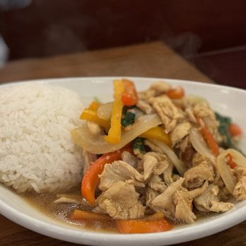 Thai Kitchen - Chicken Thai basil - Thai Near Me - Minturn, Colorado