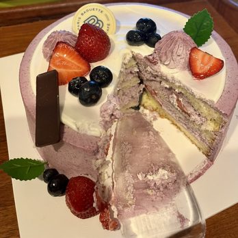 Paris Baguette - Blueberry yogurt cake..yummy! - Coffee & Tea Near Me - San Gabriel, California Paris Baguette - Blueberry yogurt cake..yummy! - Coffee & Tea Near Me - San Gabriel, California