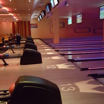 Kings Dining & Entertainment - Sports Bars Near Me - Dedham, Massachusetts