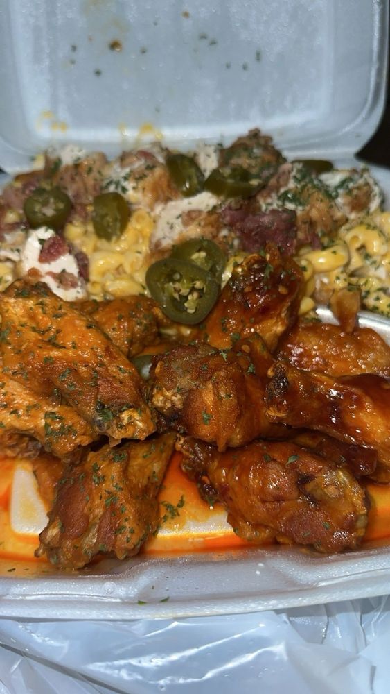 Daddy's Smackin' Wings and Things