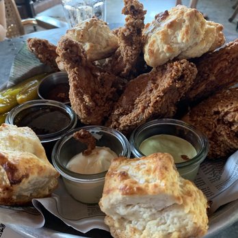 La Lucha - Fried chicken, sauces, and biscuits - Seafood Near Me - Houston, Texas La Lucha - Fried chicken, sauces, and biscuits - Seafood Near Me - Houston, Texas
