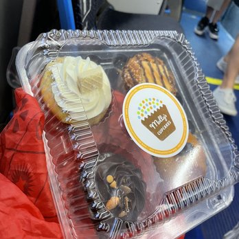 Molly's Cupcakes - To go! - Desserts Near Me - Chicago, Illinois Molly's Cupcakes - To go! - Desserts Near Me - Chicago, Illinois