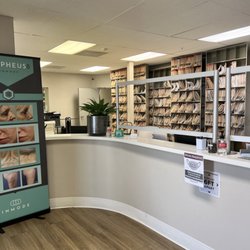 Laser and Dermatology Institute of California - Front reception