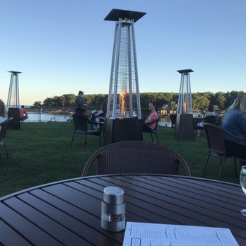 Stage Neck Inn - Outdoor seating; tables really spaced out :) - Hotels Near Me - York, Maine Stage Neck Inn - Outdoor seating; tables really spaced out :) - Hotels Near Me - York, Maine