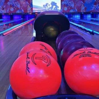 Aiea Bowl - Bowling balls - Bowling Near Me - Aiea, Hawaii
