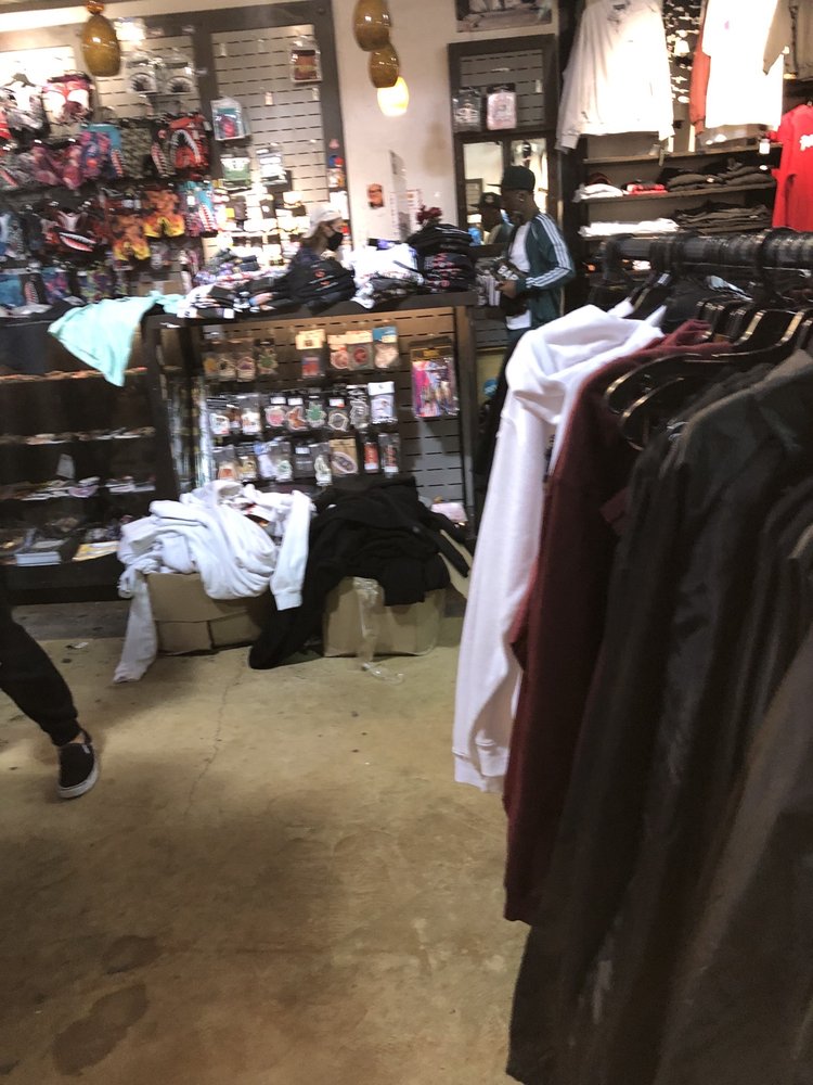 ZUMIEZ Updated September 2024 1 Premium Outlet Blvd, Tinton Falls, New Jersey Accessories