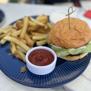 SALT Restaurant and Bar - Salt Cheeseburger & fries $20 - New American Near Me - Marina del Rey, California SALT Restaurant and Bar - Salt Cheeseburger & fries $20 - New American Near Me - Marina del Rey, California