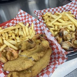 Fisherman Grill and Tacos - Fish and shrimp basket and grilled shrimp basket