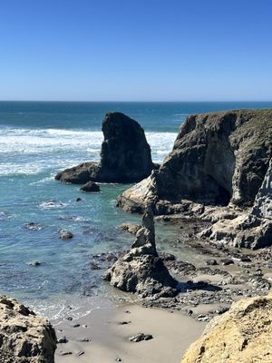Face Rock State Scenic Viewpoint by null