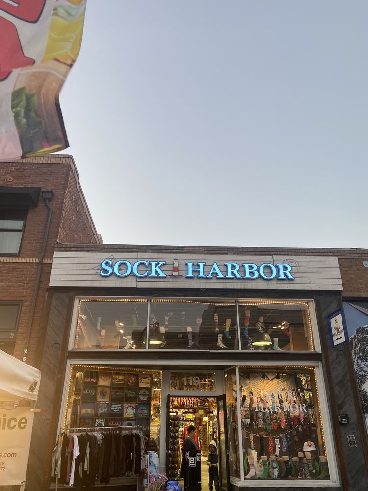 SOCK HARBOR Updated September 2024 13 Photos 119 Main St