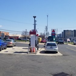 3/29/21 place gets busy quickly and empties out just as fast.