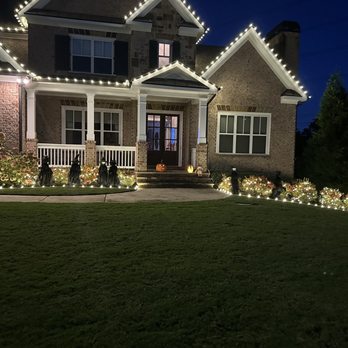 Outdoor Illuminations - the front of a house - Lawn Services Near Me - Acworth, Georgia Outdoor Illuminations - the front of a house - Lawn Services Near Me - Acworth, Georgia