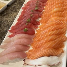 Tuna, yellowtail, salmon, octopus... And all worth it Tuna, yellowtail, salmon, octopus... And all worth it