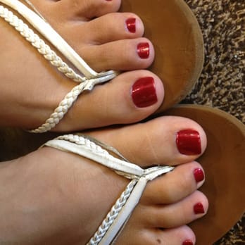 Golden Nails - Not my color but I like it lol. Trying something new. - Nail Salons Near Me - Honolulu, Hawaii