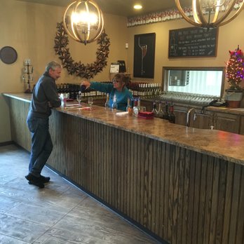 Simon Creek Vineyard & Winery - Big wine bar - Wineries Near Me - Sturgeon Bay, Wisconsin Simon Creek Vineyard & Winery - Big wine bar - Wineries Near Me - Sturgeon Bay, Wisconsin