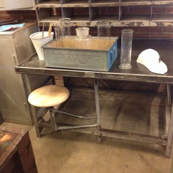 Neef Louis - Handig zo'n zitje... - Furniture Stores Near Me - Amsterdam, New Hampshire Neef Louis - Handig zo'n zitje... - Furniture Stores Near Me - Amsterdam, New Hampshire