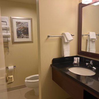 Baltimore Marriott Inner Harbor at Camden Yards - Sink area - Hotels Near Me - Baltimore, Maryland Baltimore Marriott Inner Harbor at Camden Yards - Sink area - Hotels Near Me - Baltimore, Maryland