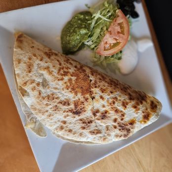 Los Mariachis - Quesadilla - Mexican Near Me - Wallingford, Connecticut Los Mariachis - Quesadilla - Mexican Near Me - Wallingford, Connecticut