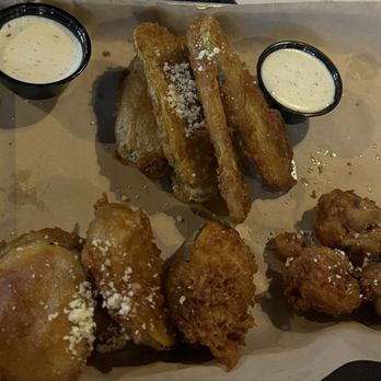 On The Rocks - Fried pickles, mushrooms and zucchini perfect ranch too - Bars Near Me - Tucson, Arizona