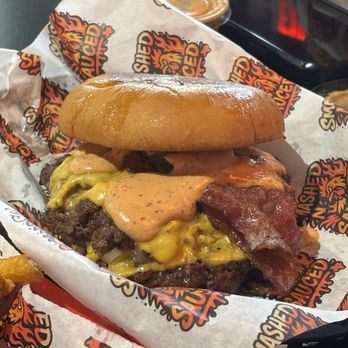 Smashed N Sauced - Smash Burger with Beef Bacon - Fast Food Near Me - Austin, Texas Smashed N Sauced - Smash Burger with Beef Bacon - Fast Food Near Me - Austin, Texas