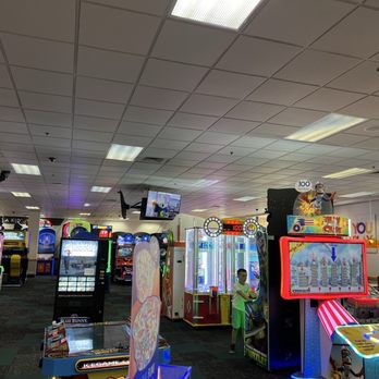 Chuck E. Cheese - Pizza Near Me - Roseville, Michigan Chuck E. Cheese - Pizza Near Me - Roseville, Michigan