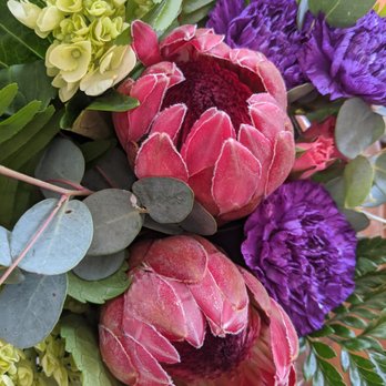 The Petal and The Stem - Florists Near Me - Snohomish, Washington The Petal and The Stem - Florists Near Me - Snohomish, Washington