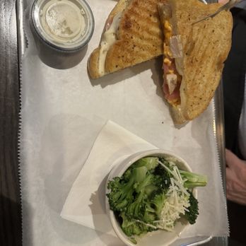 Melt Kitchen & Bar - Cocktail Bars Near Me - Greensboro, North Carolina
